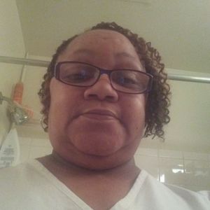 Meet your Posher, Lorraine